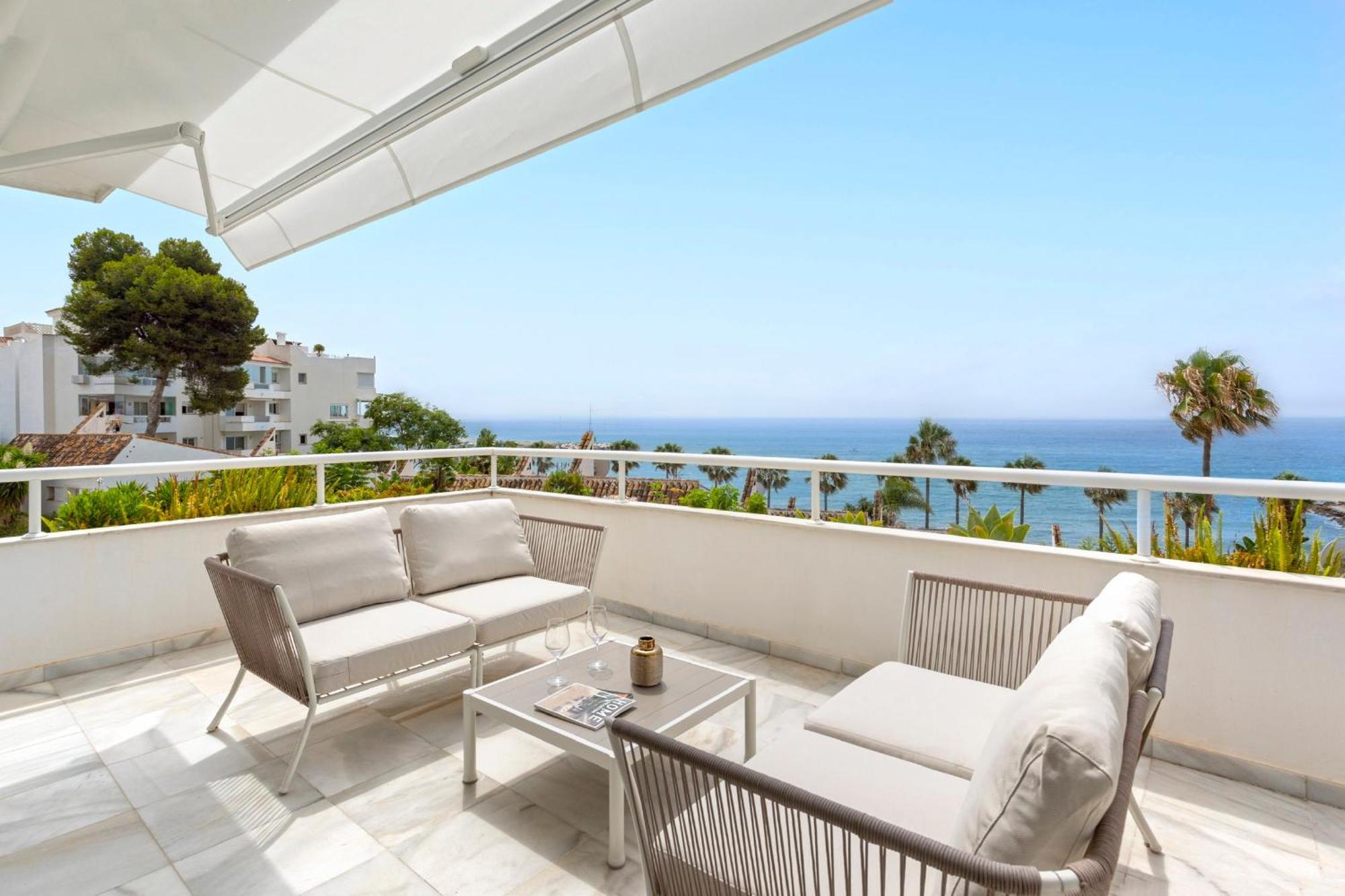 Puerta Vistas Al Mar Severo Ochoa Apartment